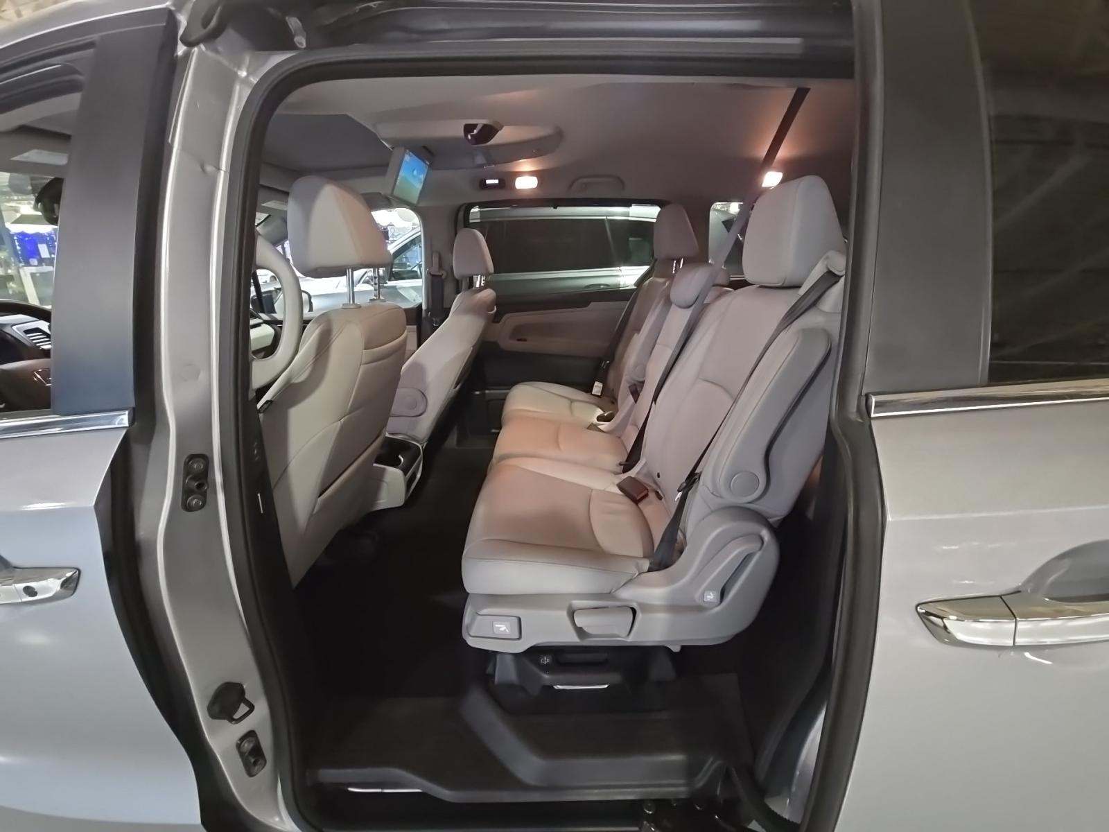 2023 Honda Odyssey Touring FWD