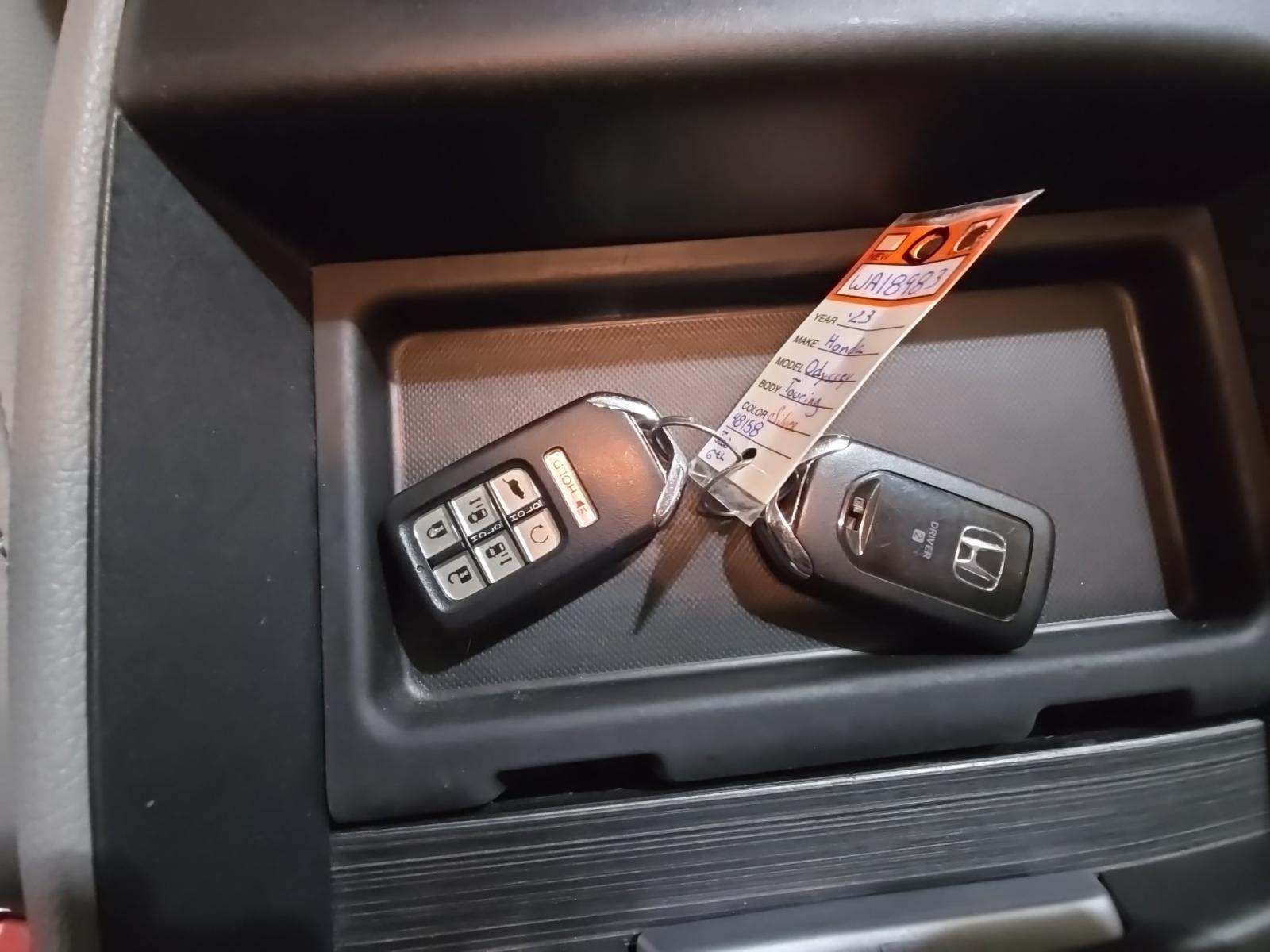 2023 Honda Odyssey Touring FWD