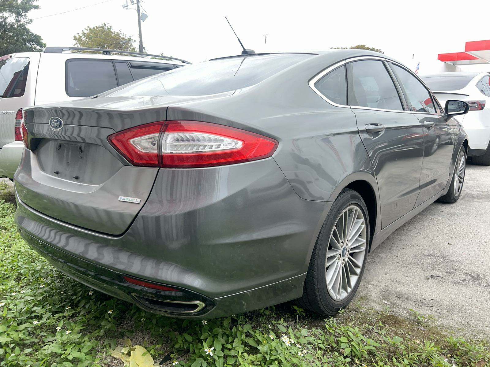 2013 Ford Fusion SE FWD