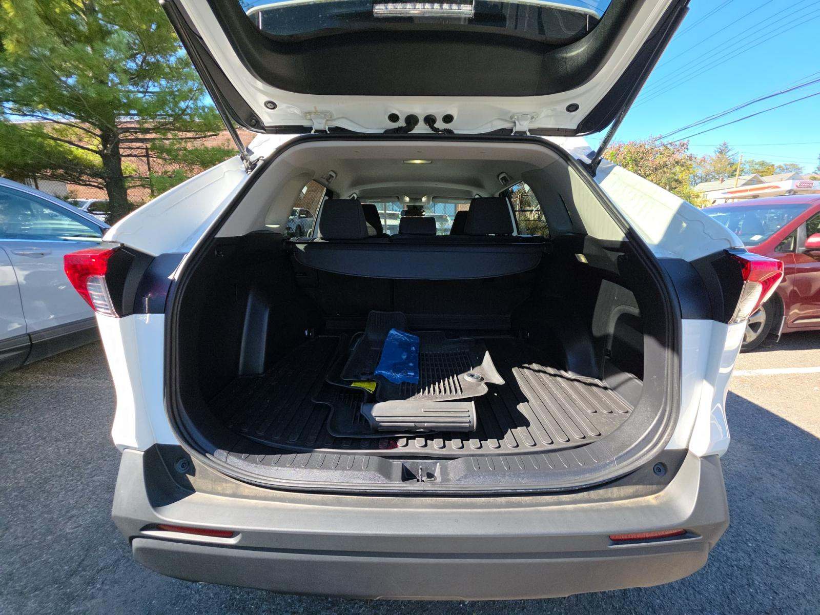 2022 Toyota RAV4 Hybrid LE AWD