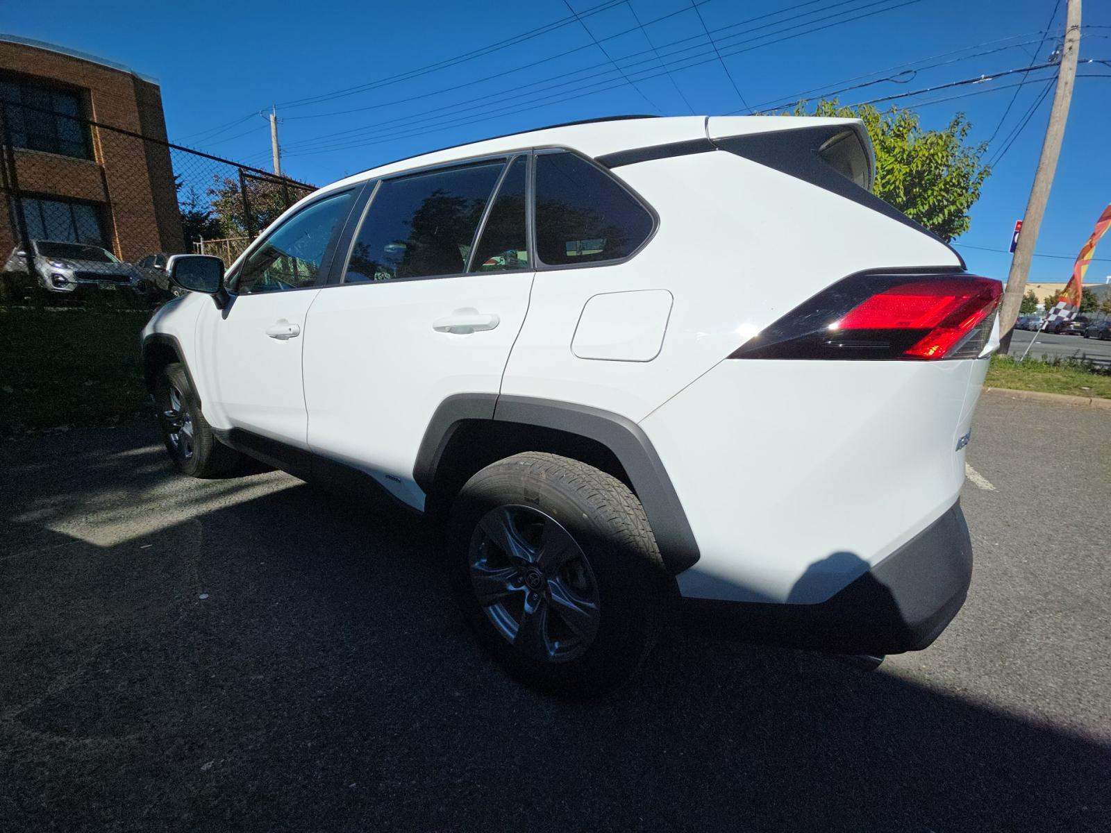 2022 Toyota RAV4 Hybrid LE AWD
