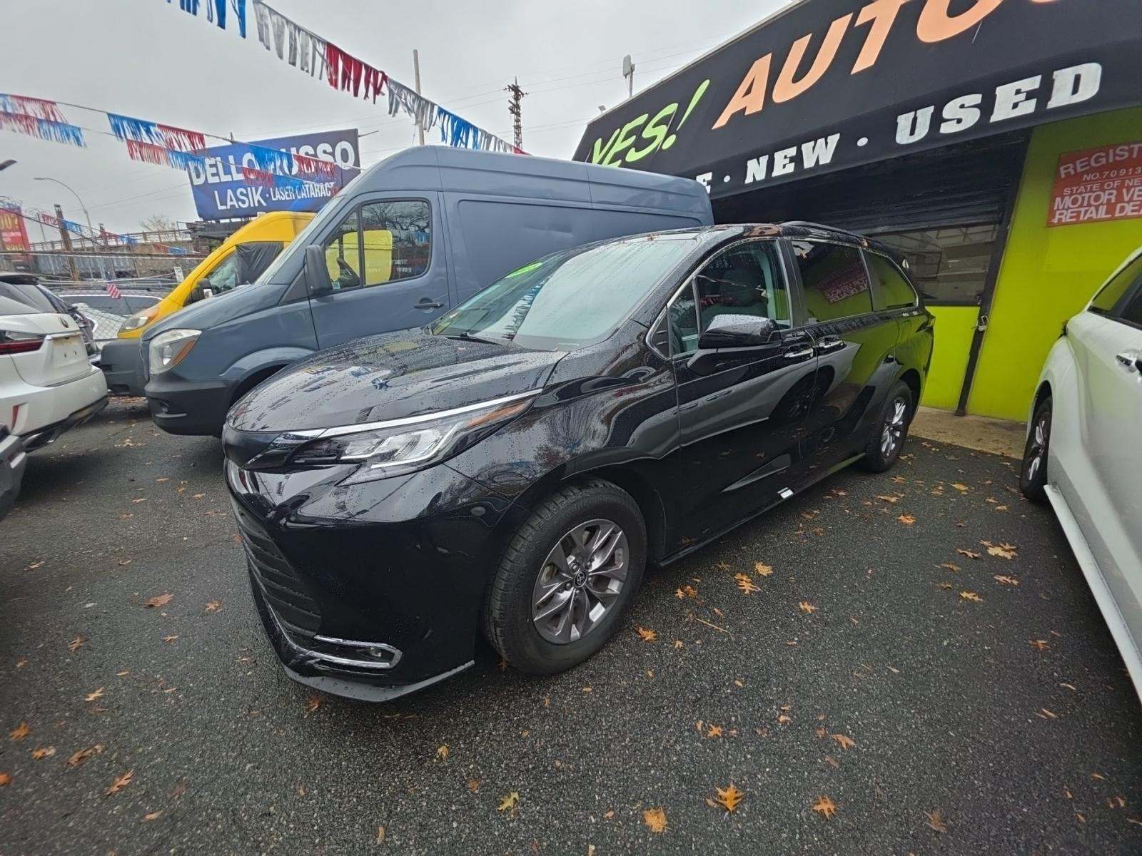 2023 Toyota Sienna XLE FWD