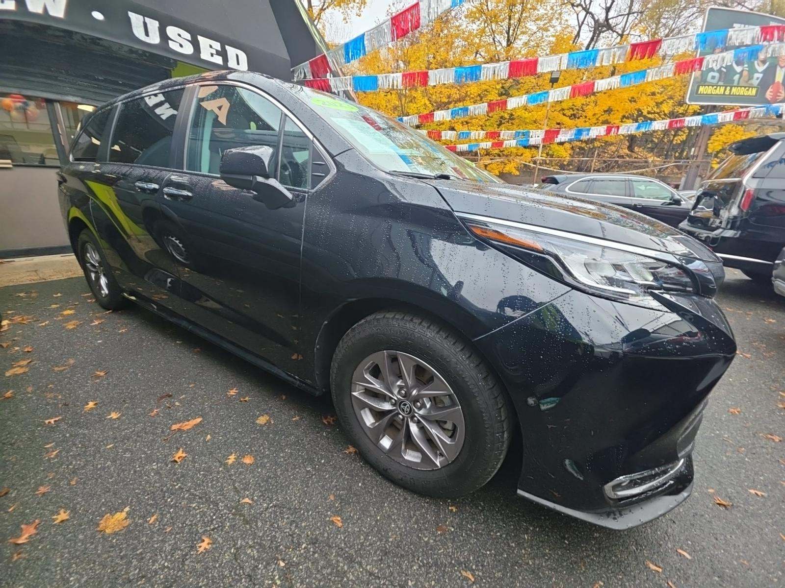 2023 Toyota Sienna XLE FWD