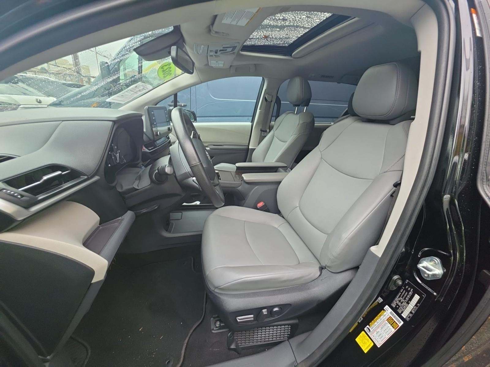 2023 Toyota Sienna XLE FWD