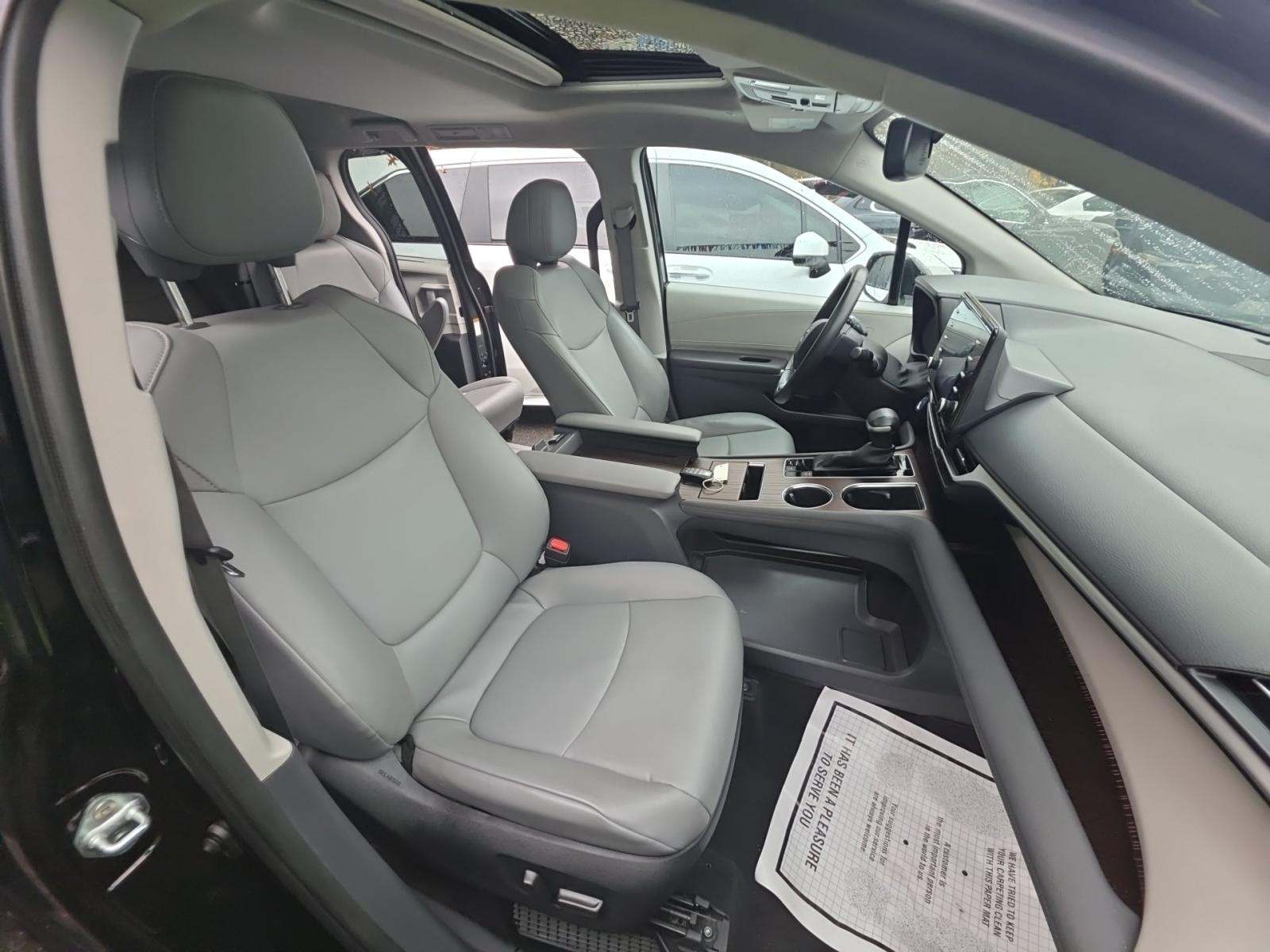 2023 Toyota Sienna XLE FWD