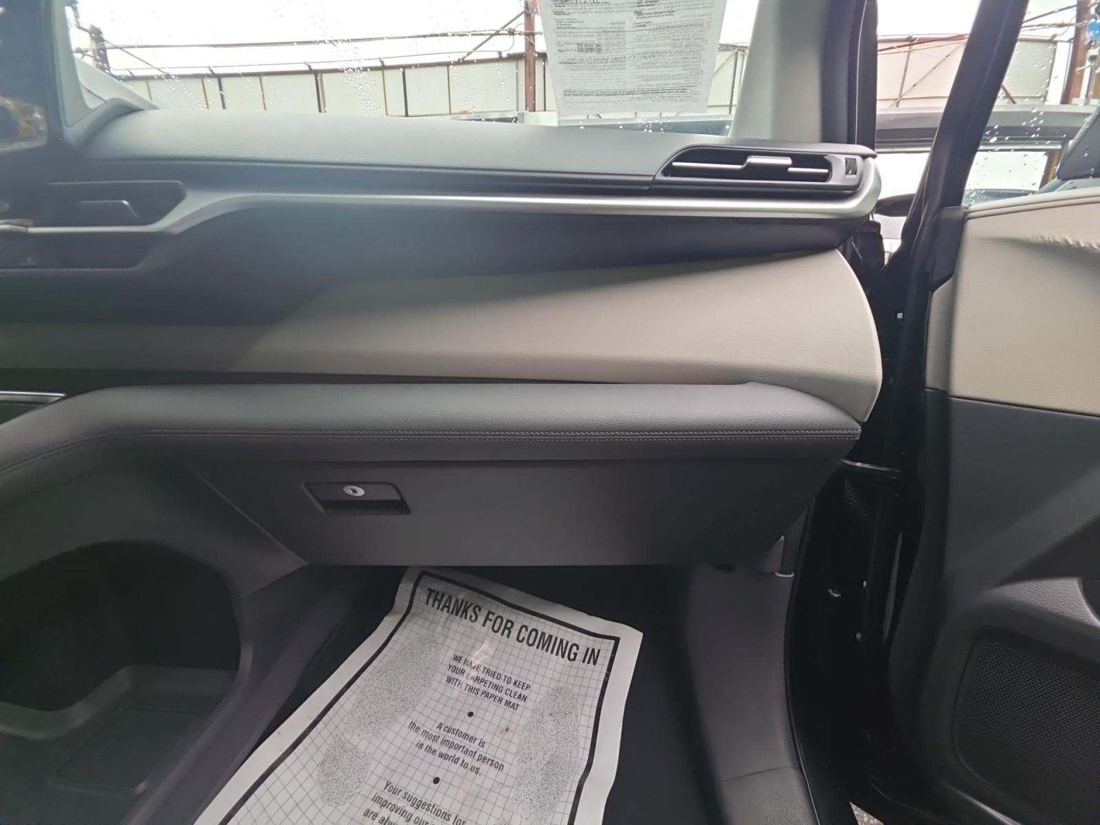 2023 Toyota Sienna XLE FWD