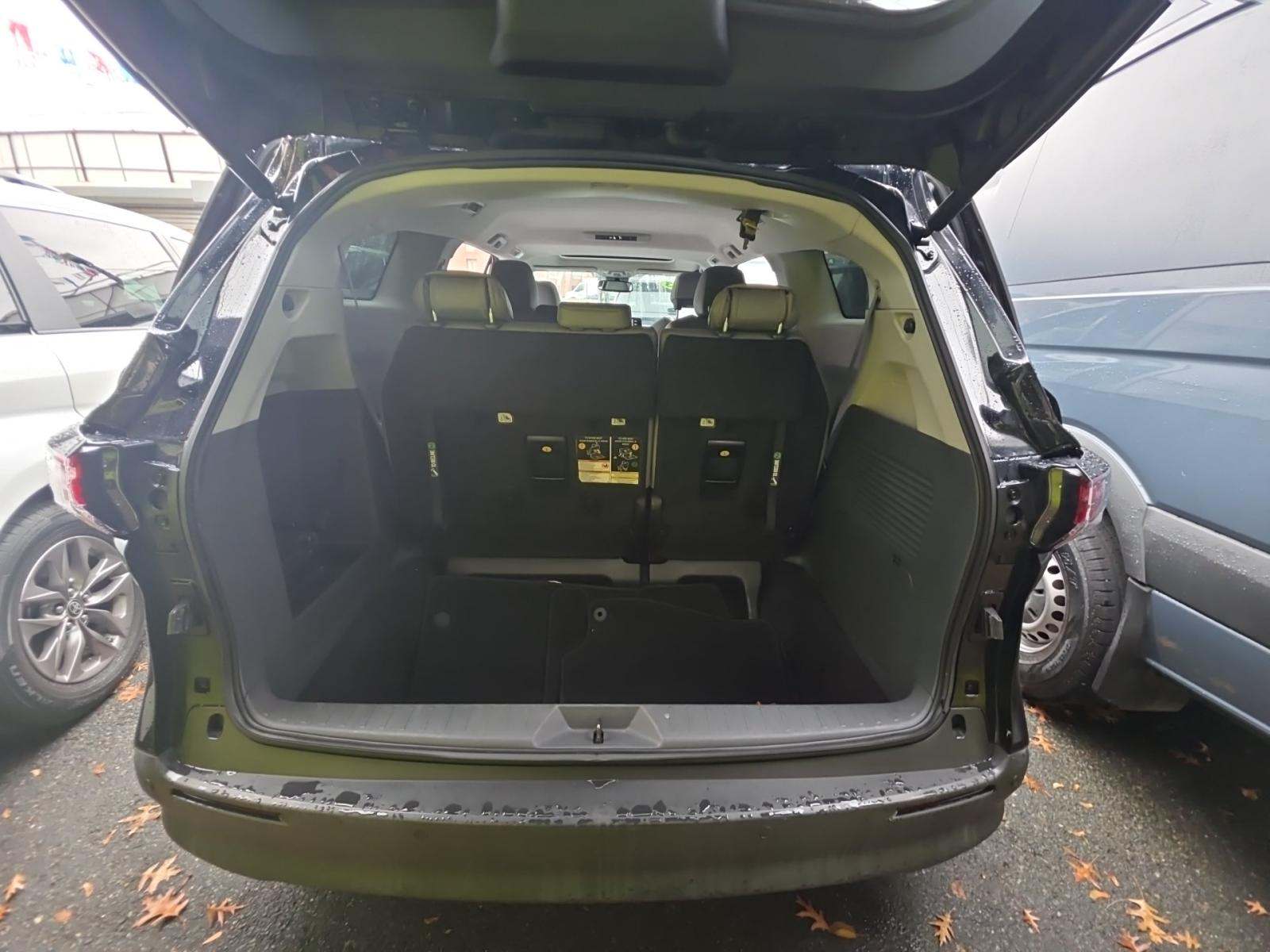 2023 Toyota Sienna XLE FWD