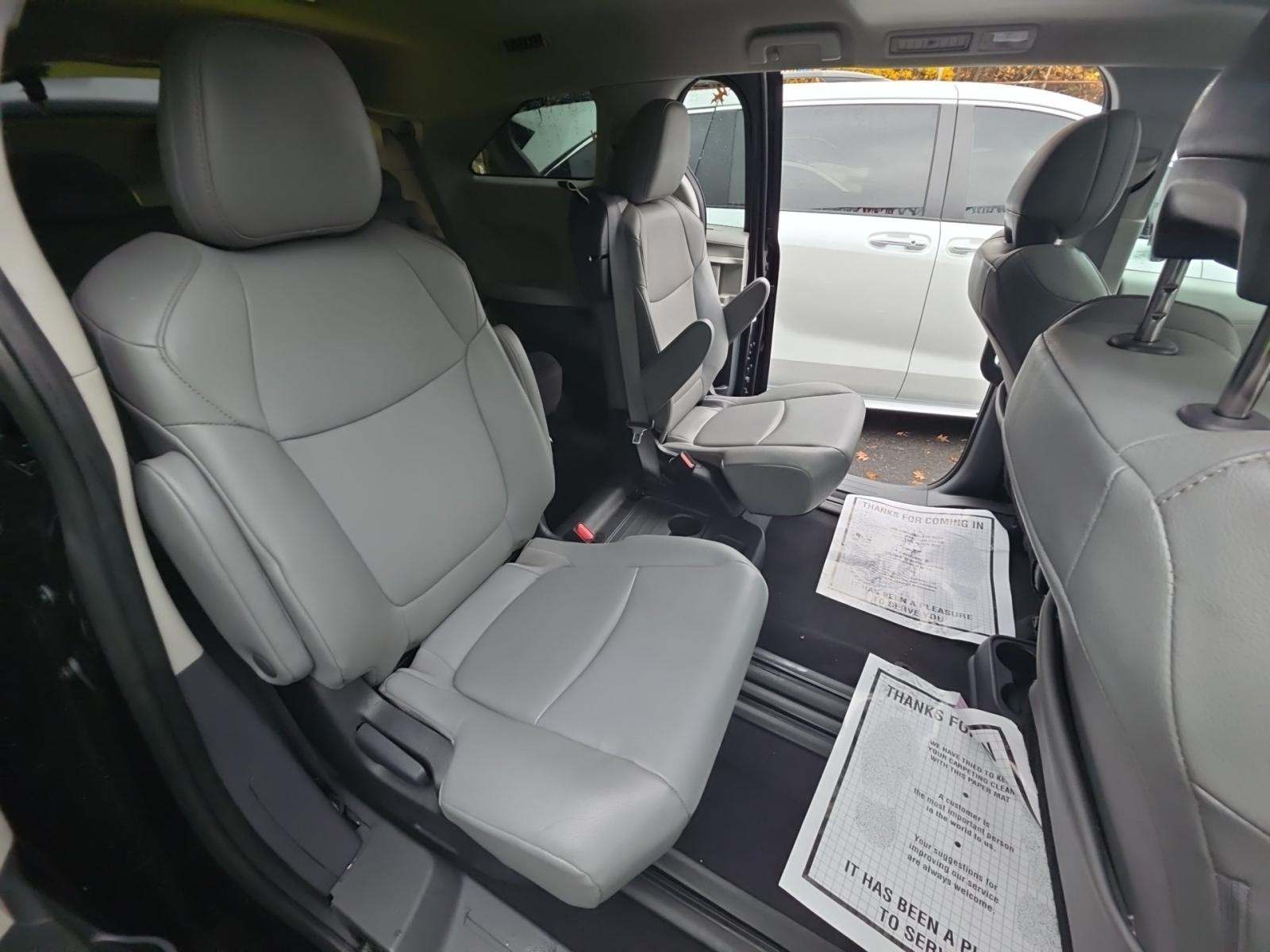 2023 Toyota Sienna XLE FWD