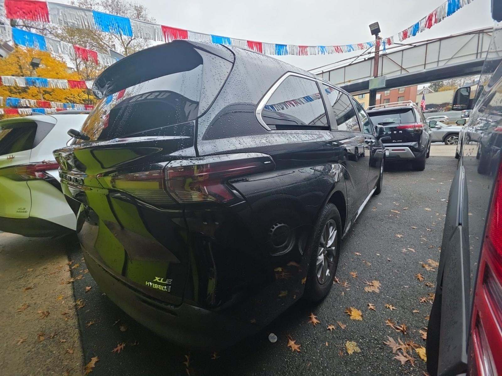 2023 Toyota Sienna XLE FWD