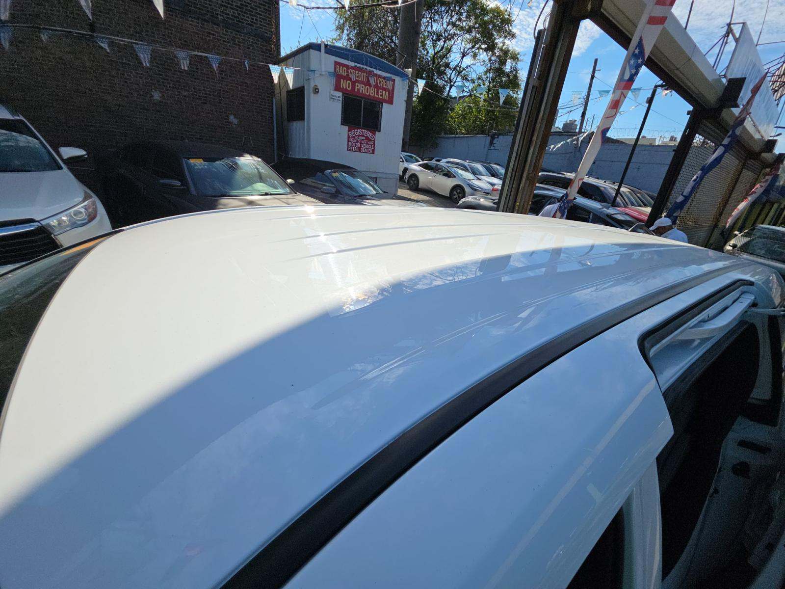 2025 Toyota Sienna LE FWD