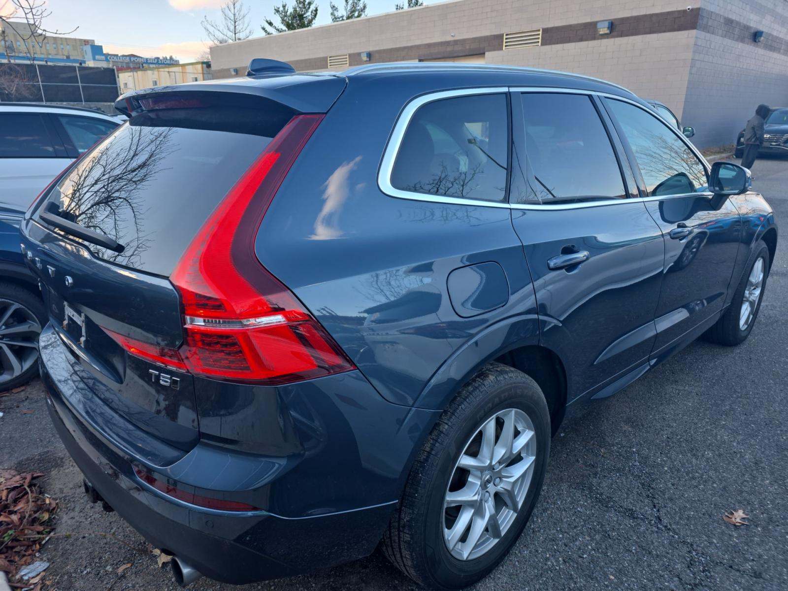 2020 Volvo XC60 T5 Momentum AWD