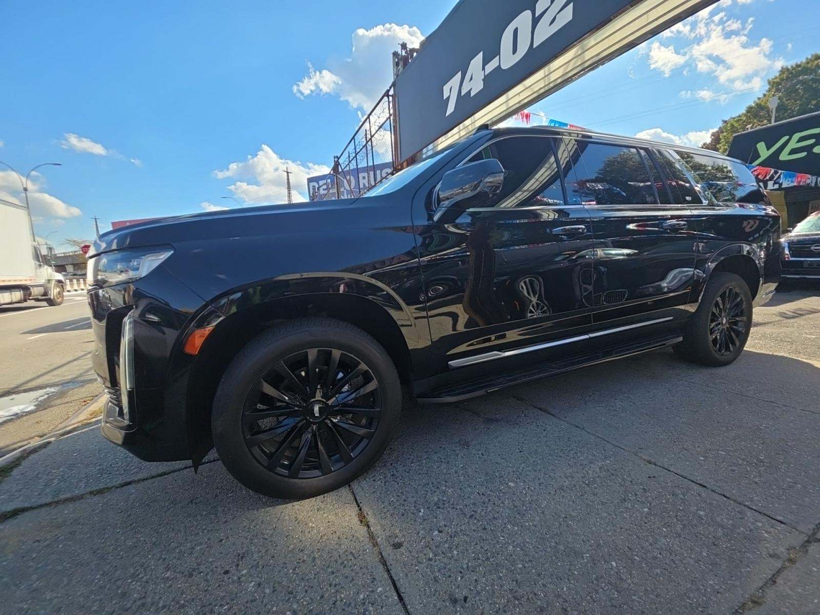 2024 Cadillac Escalade ESV Luxury AWD