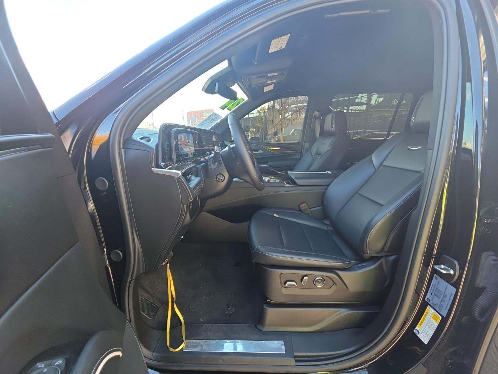 2024 Cadillac Escalade ESV Luxury AWD