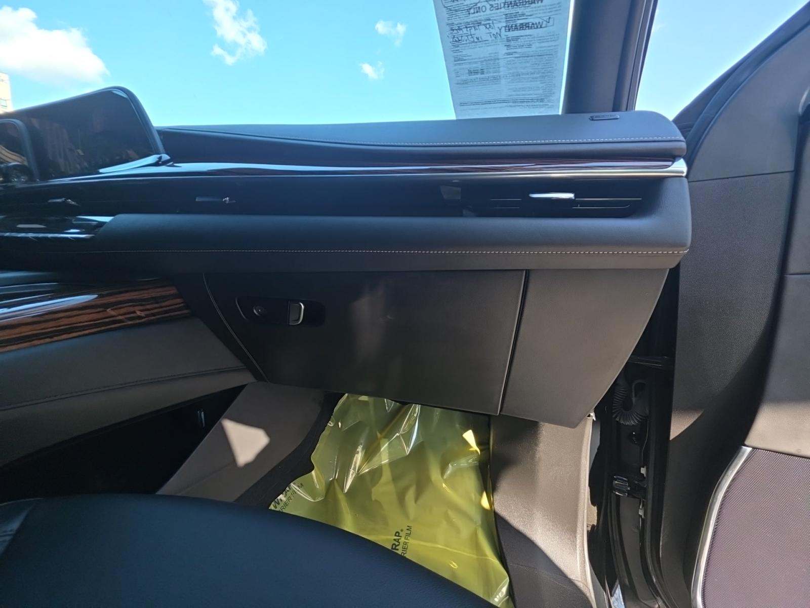 2024 Cadillac Escalade ESV Luxury AWD