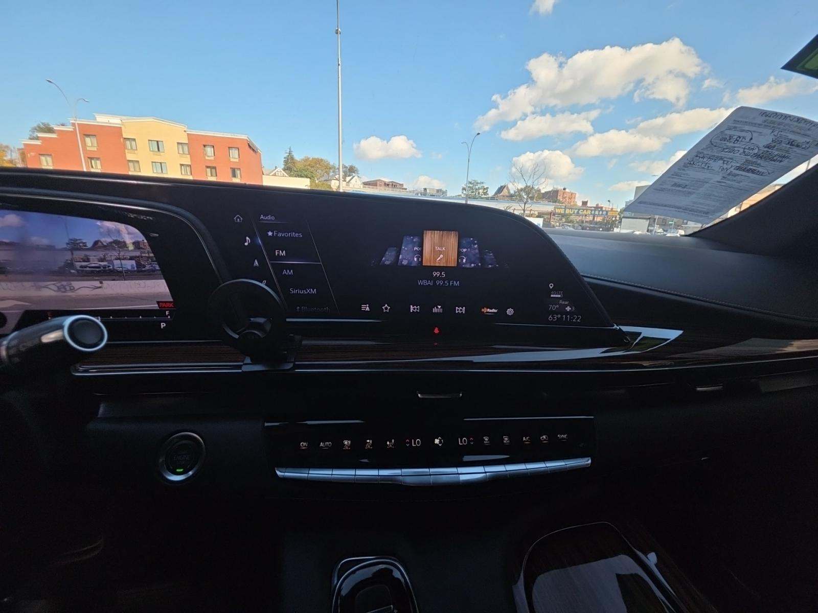 2024 Cadillac Escalade ESV Luxury AWD