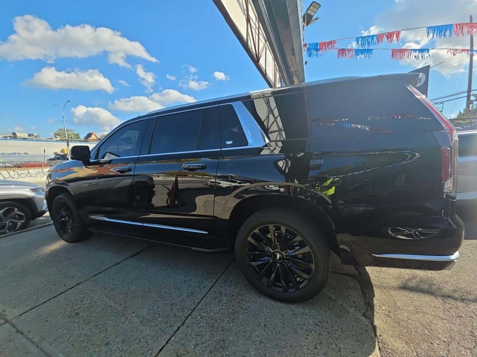 2024 Cadillac Escalade ESV Luxury AWD