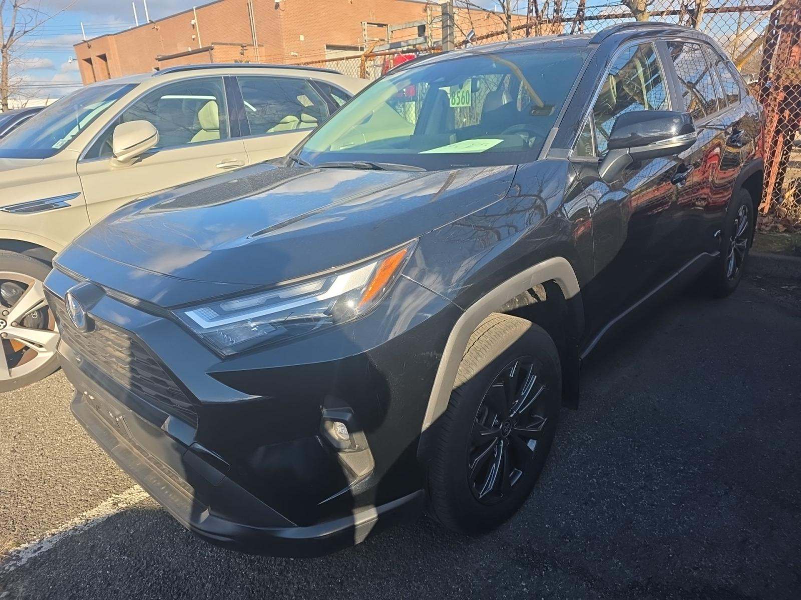 2022 Toyota RAV4 Hybrid XLE Premium AWD