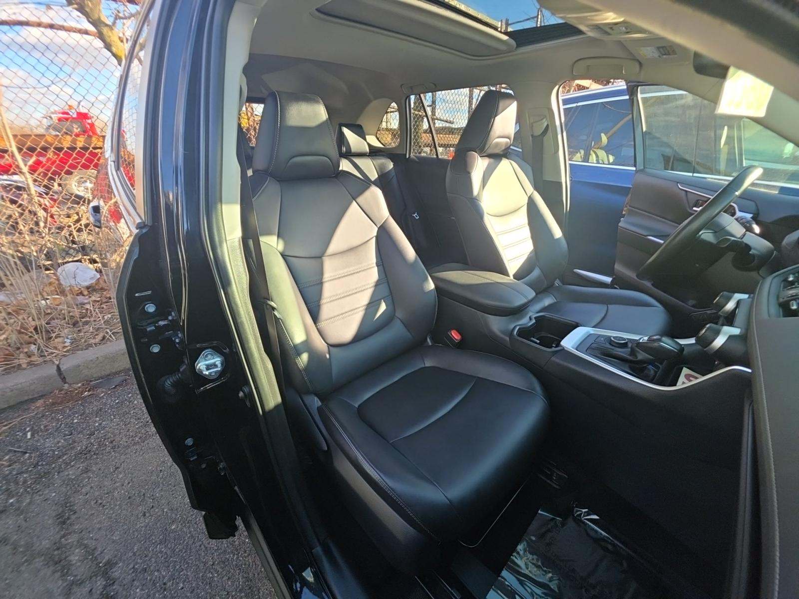 2022 Toyota RAV4 Hybrid XLE Premium AWD