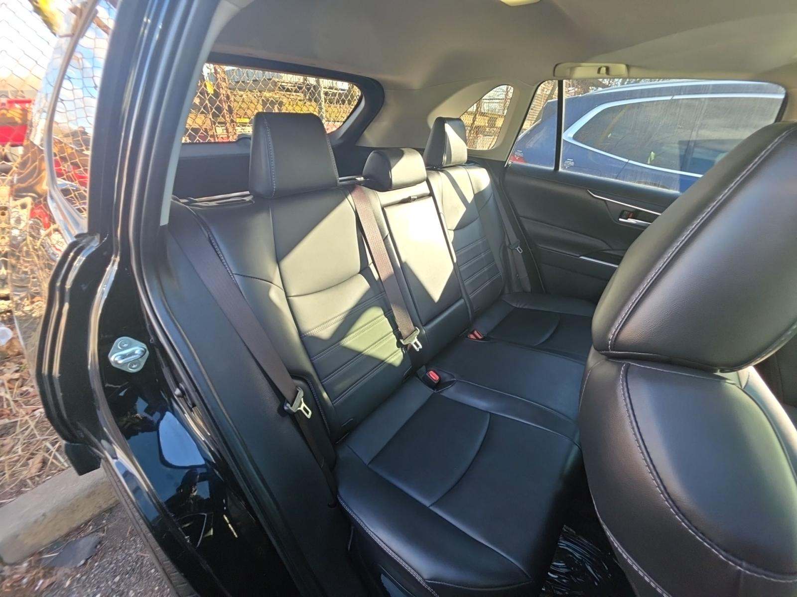 2022 Toyota RAV4 Hybrid XLE Premium AWD