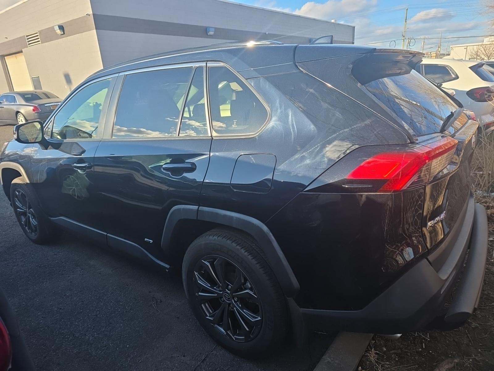 2022 Toyota RAV4 Hybrid XLE Premium AWD