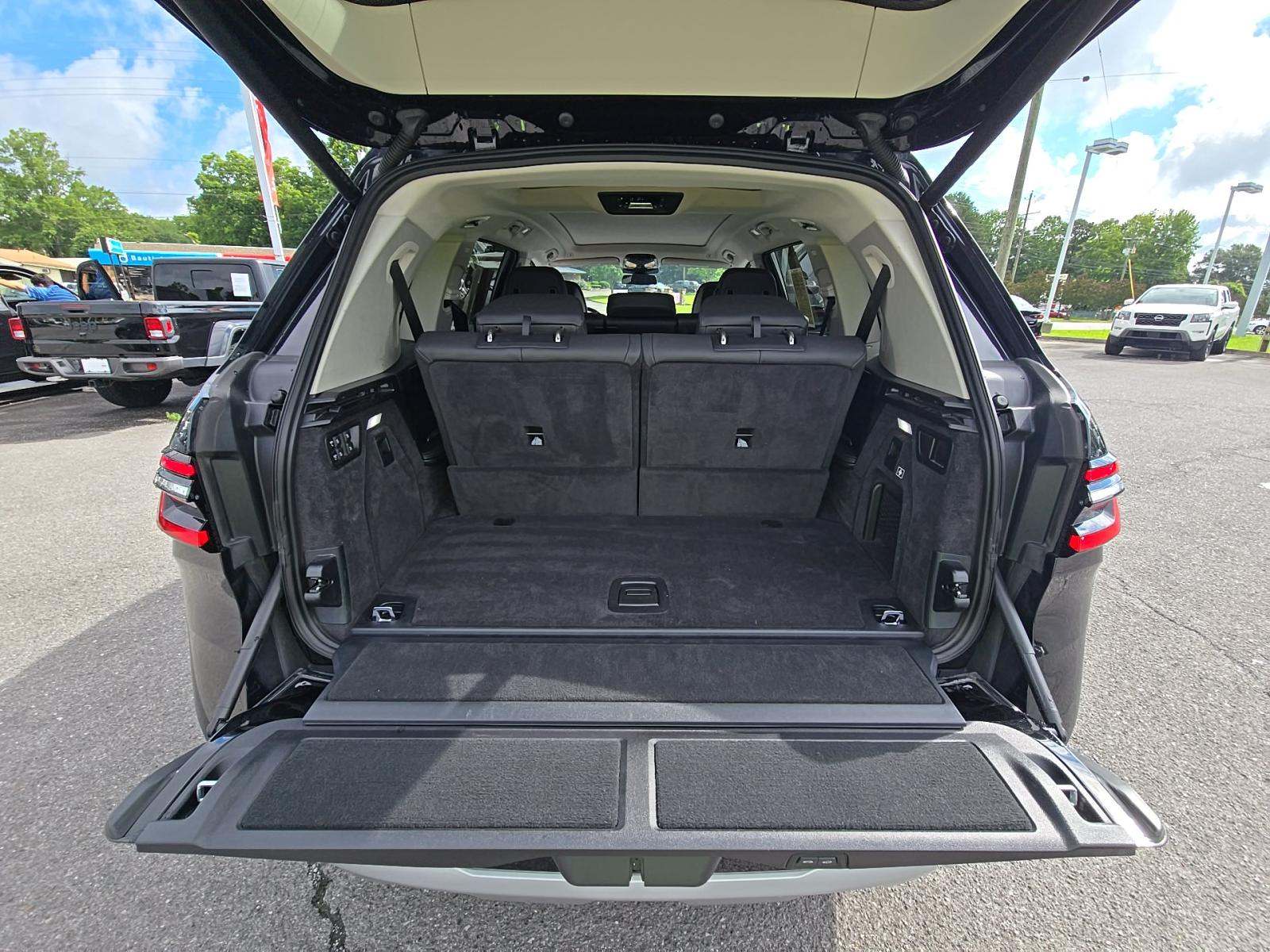 2025 BMW X7 xDrive40i AWD