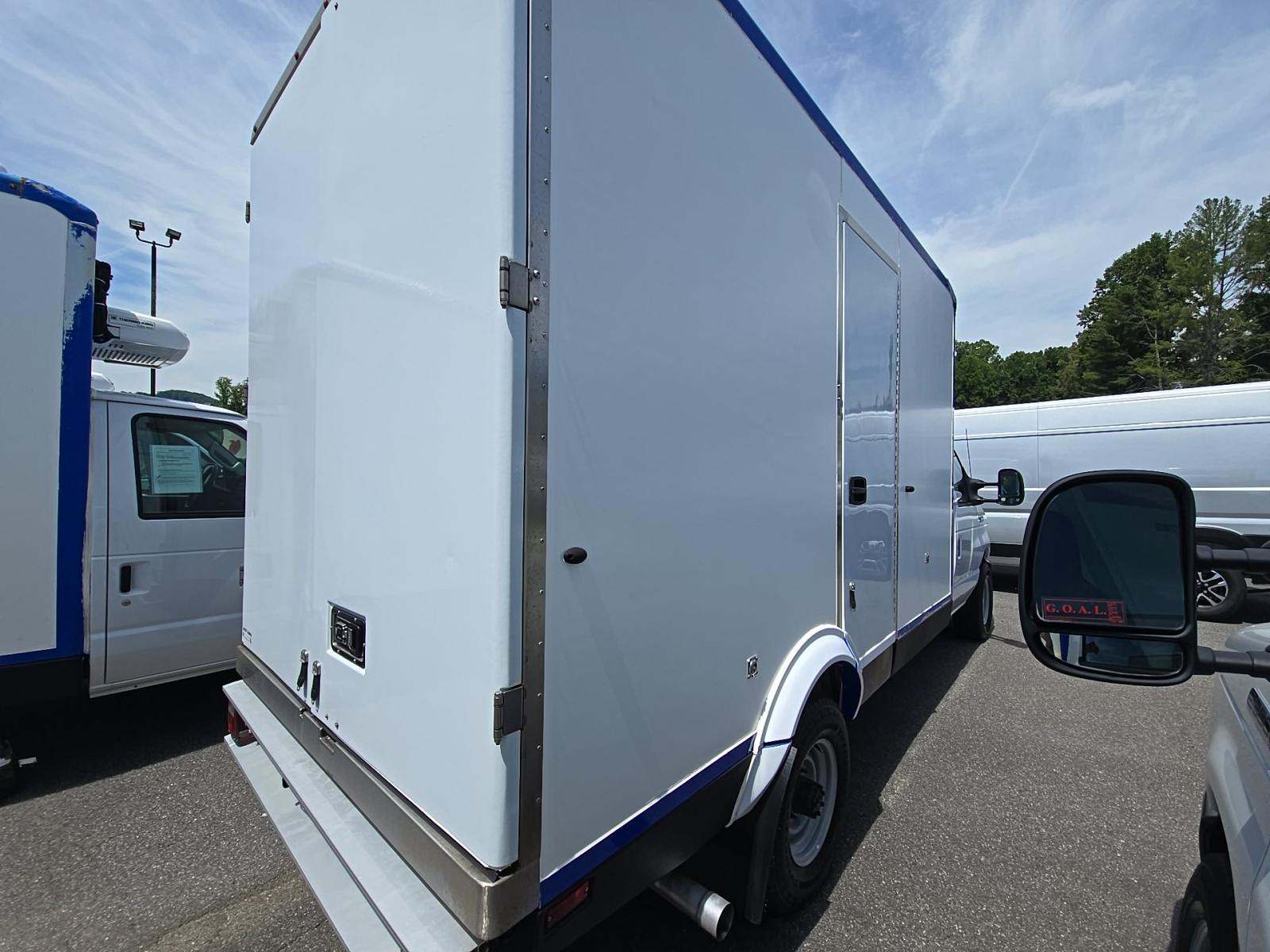 FORD E-350 - 3