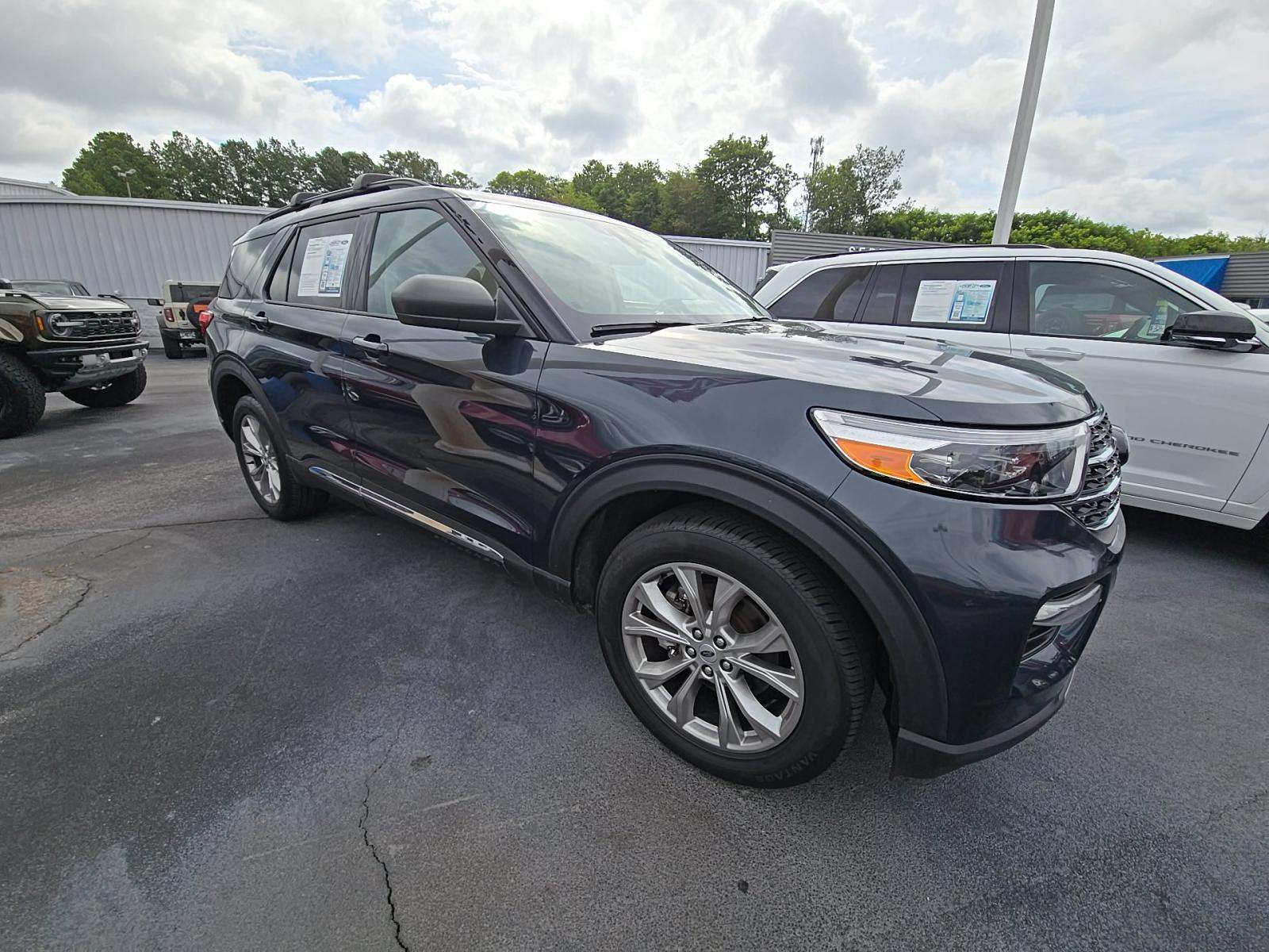 2023 Ford Explorer XLT AWD