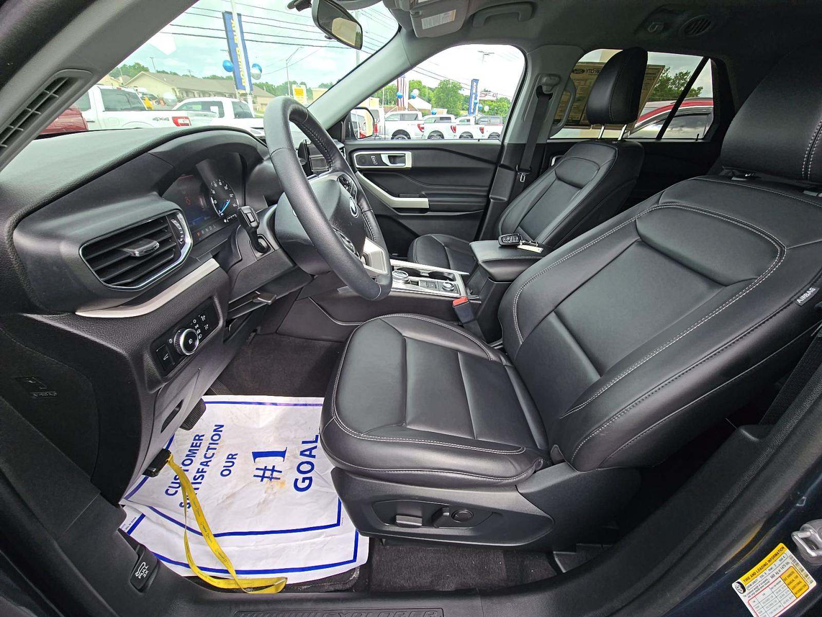 2023 Ford Explorer XLT AWD