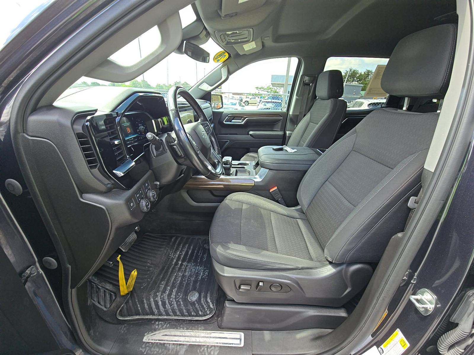 2023 Chevrolet Silverado 1500 RST AWD