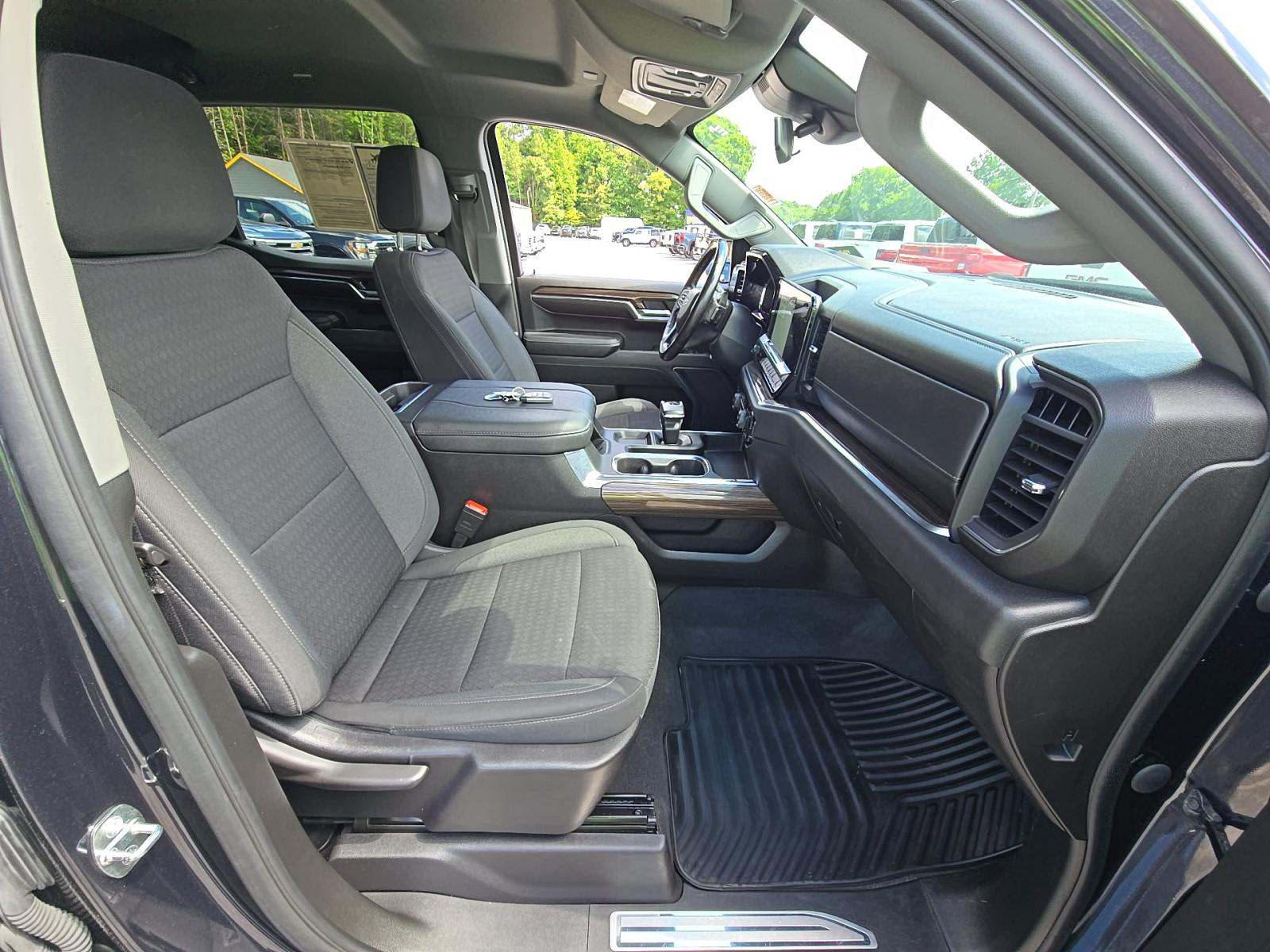 2023 Chevrolet Silverado 1500 RST AWD