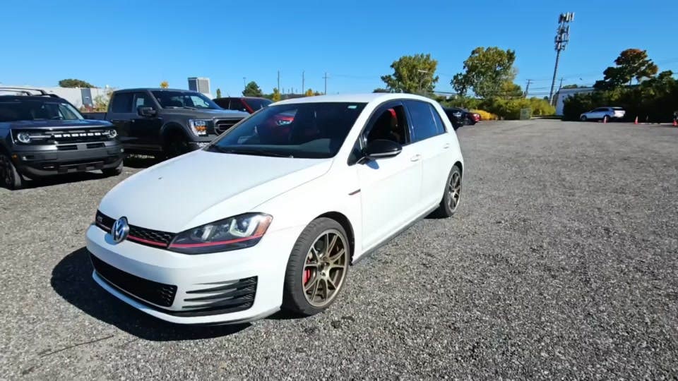 2017 Volkswagen Golf GTI SE Hatchback