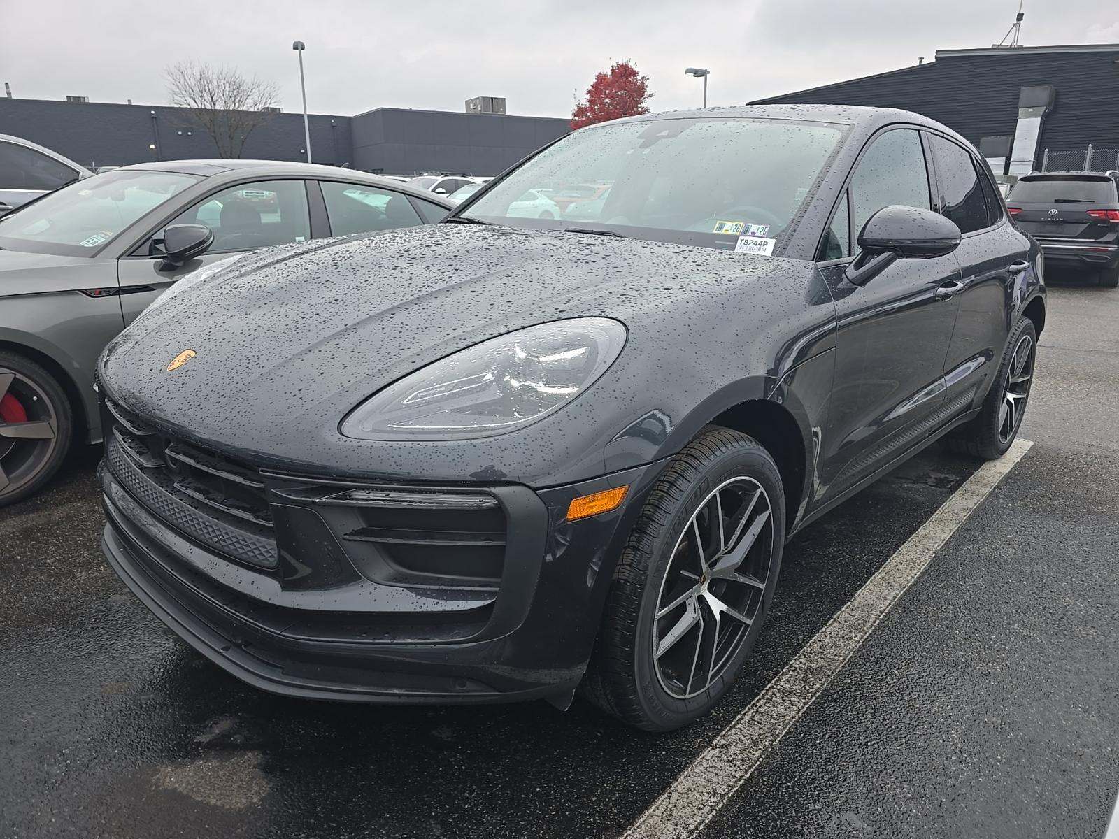 2023 Porsche Macan Base AWD