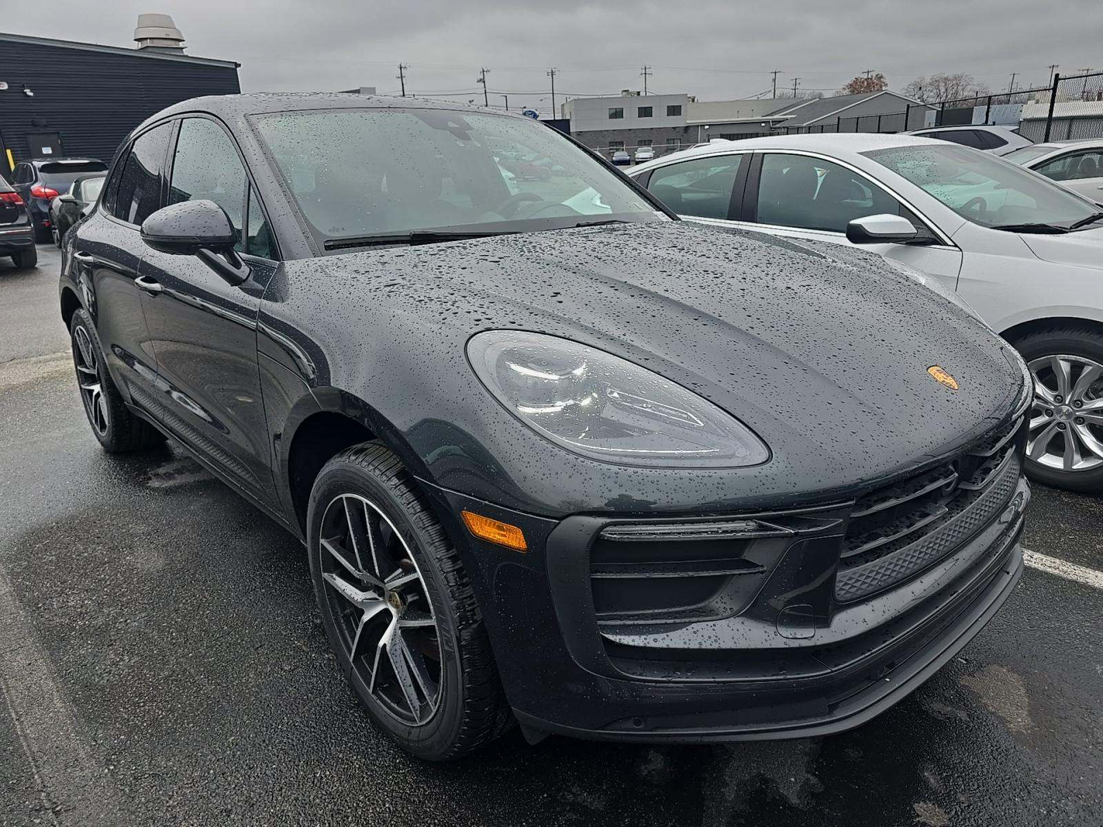 2023 Porsche Macan Base AWD