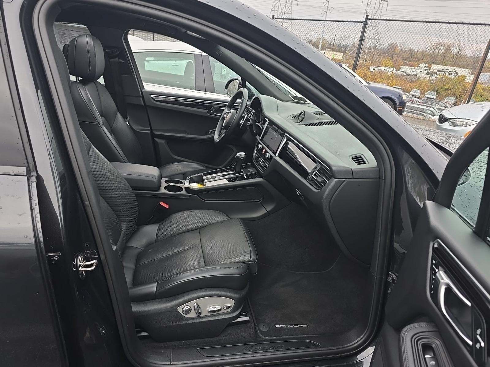 2023 Porsche Macan Base AWD