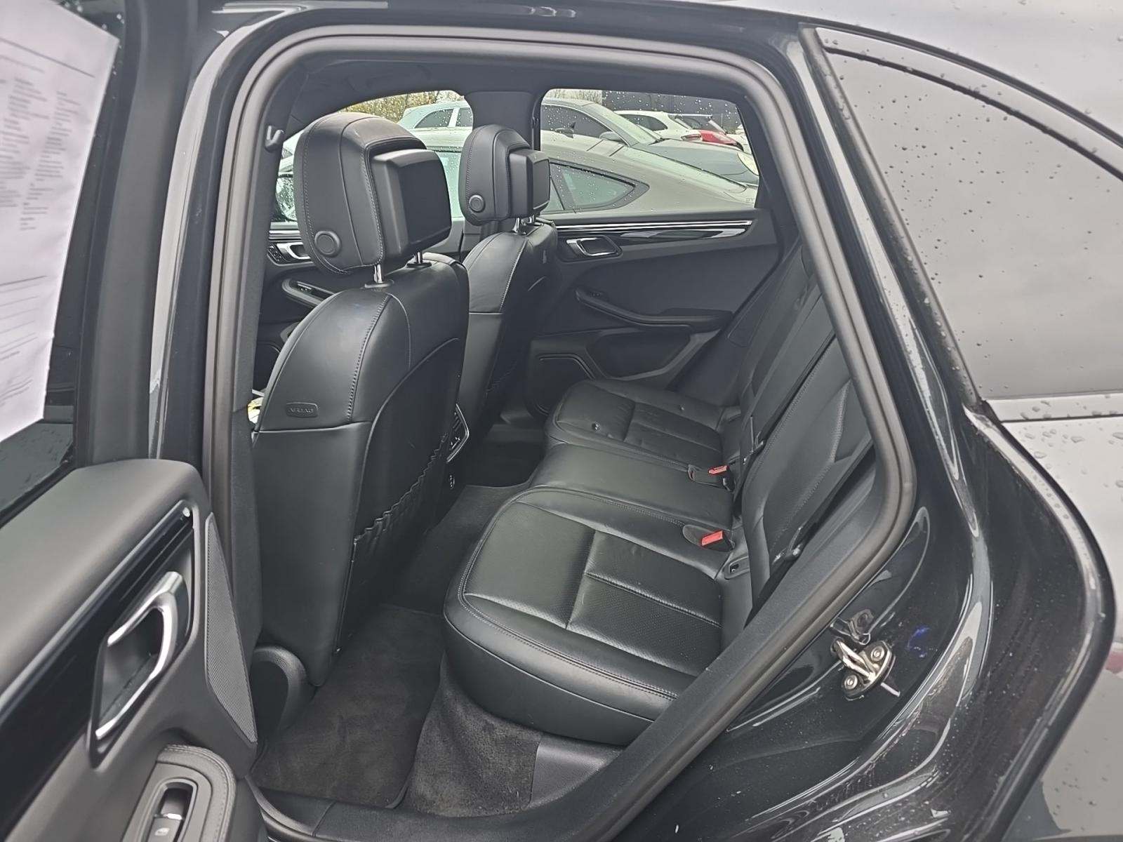 2023 Porsche Macan Base AWD