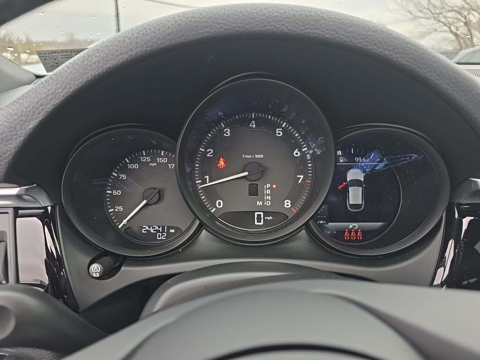 2023 Porsche Macan Base AWD