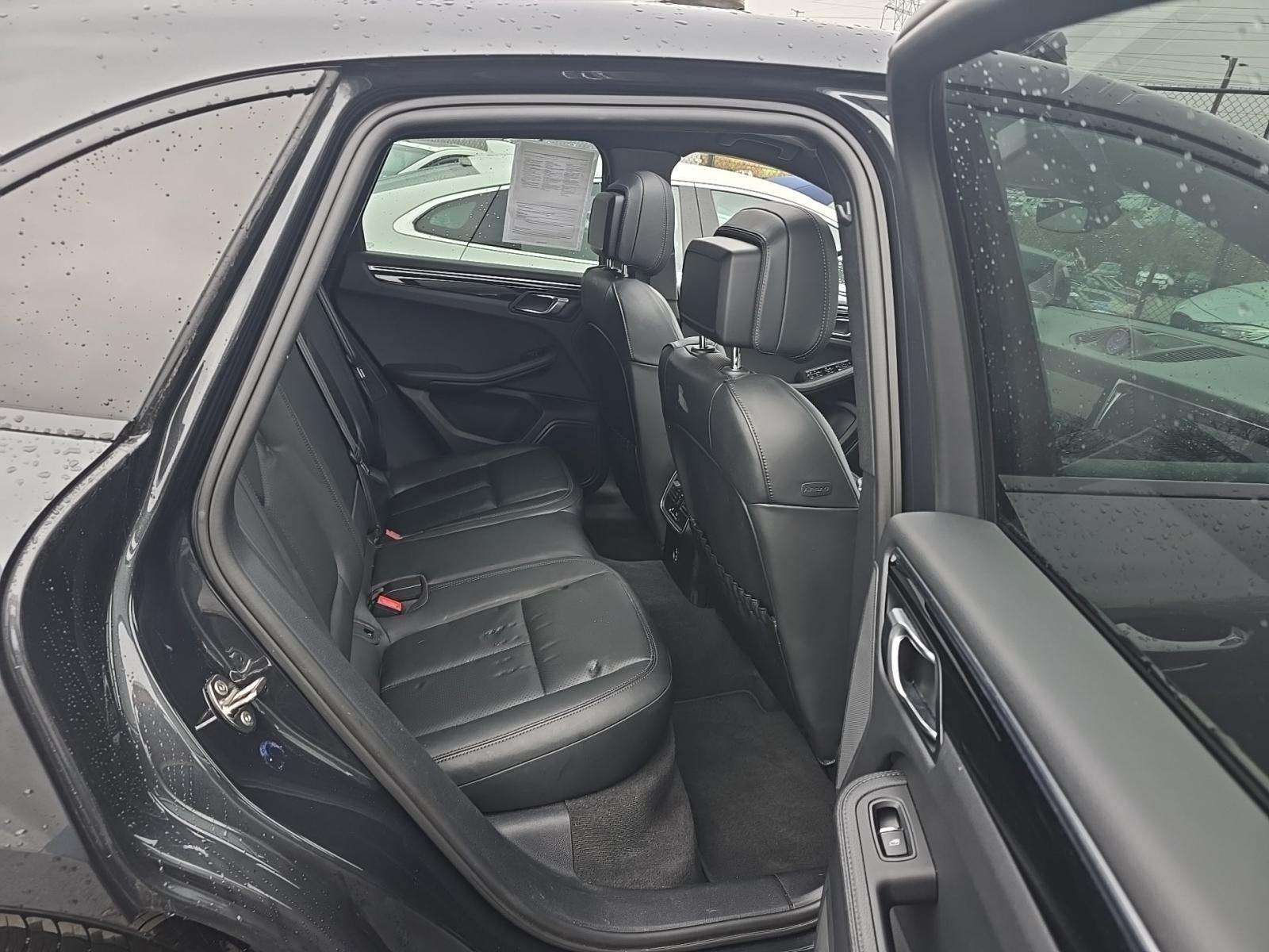 2023 Porsche Macan Base AWD