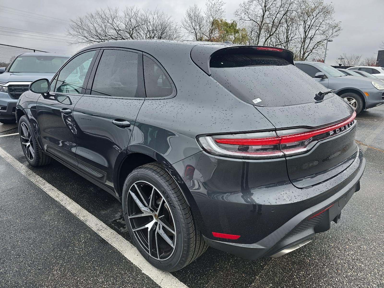 2023 Porsche Macan Base AWD