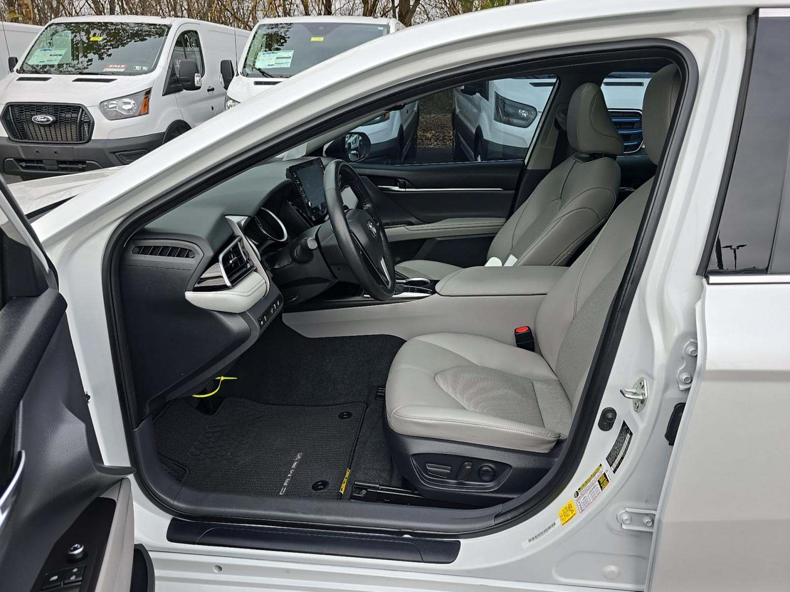 2022 Toyota Camry Hybrid XLE FWD