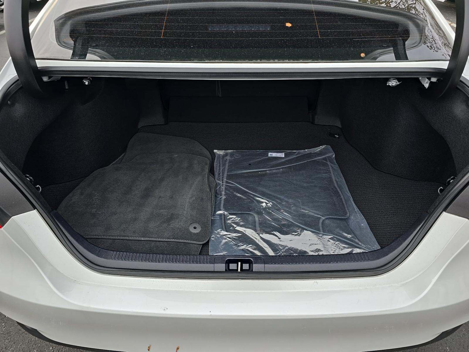 2022 Toyota Camry Hybrid XLE FWD