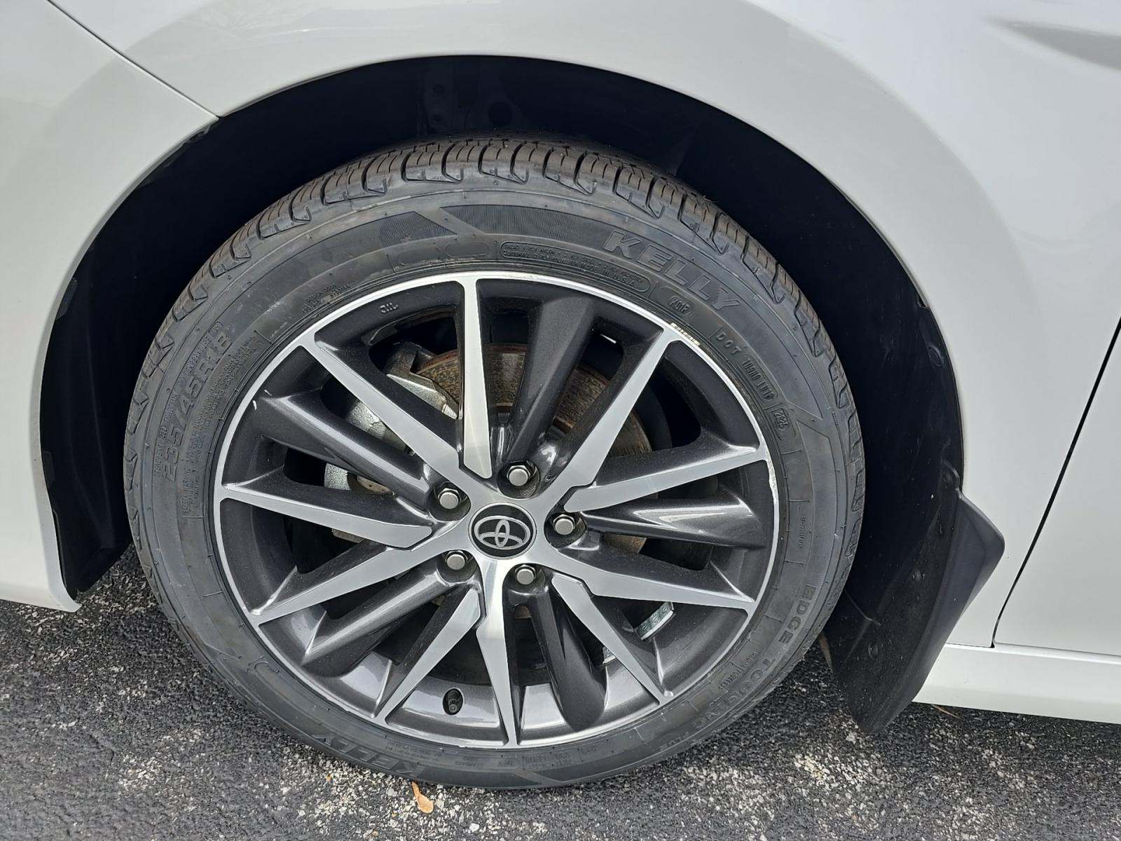 2022 Toyota Camry Hybrid XLE FWD