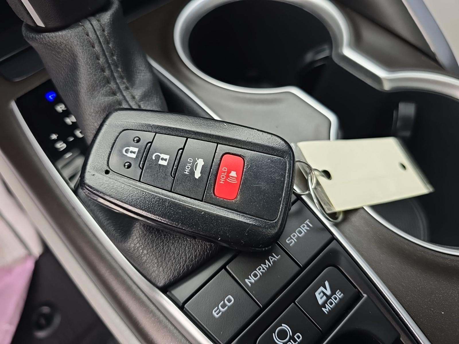 2022 Toyota Camry Hybrid XLE FWD