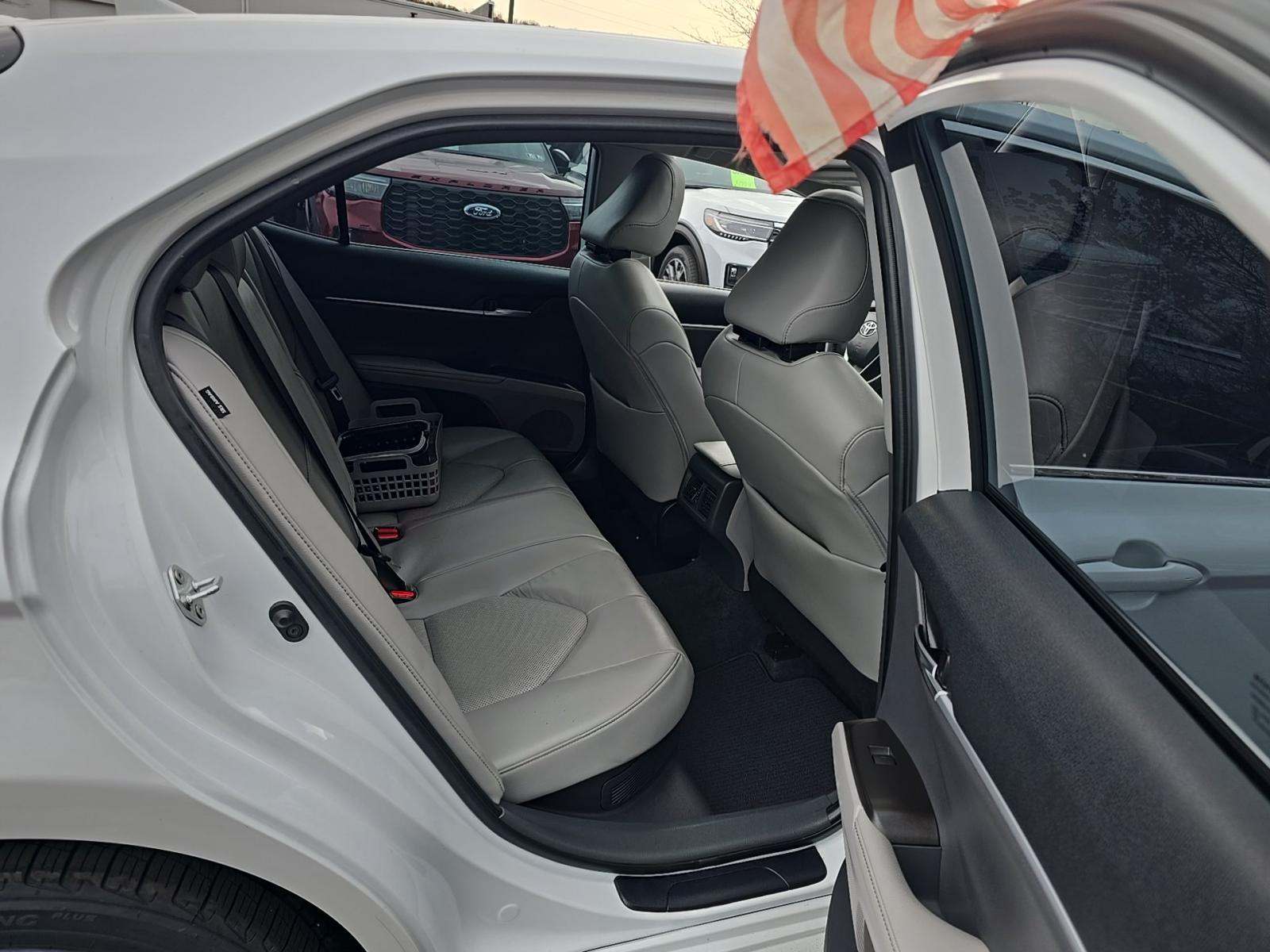 2022 Toyota Camry Hybrid XLE FWD