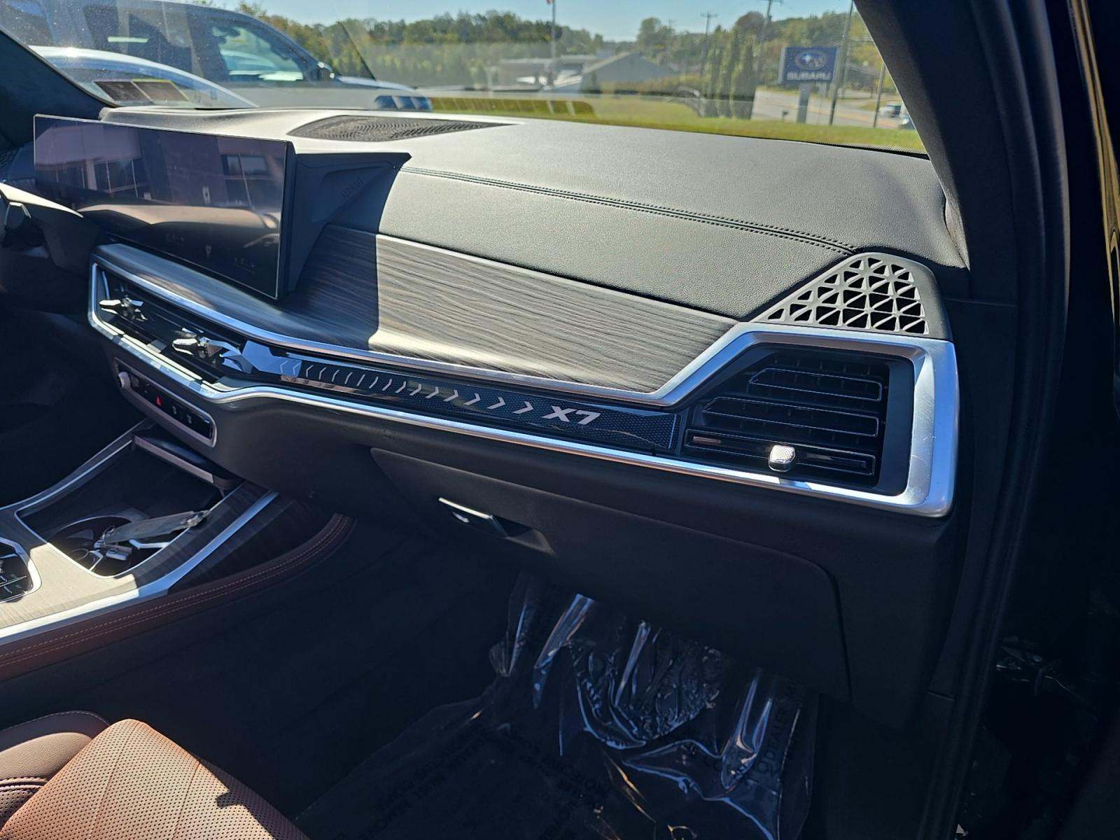 2023 BMW X7 xDrive40i AWD