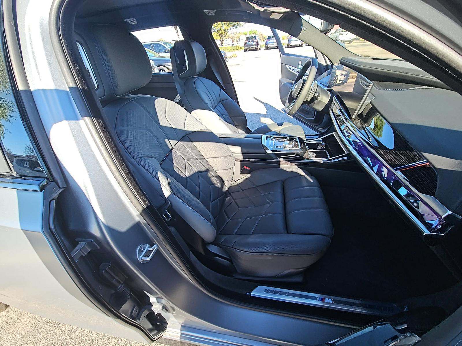 2025 BMW 7 Series 760i xDrive AWD