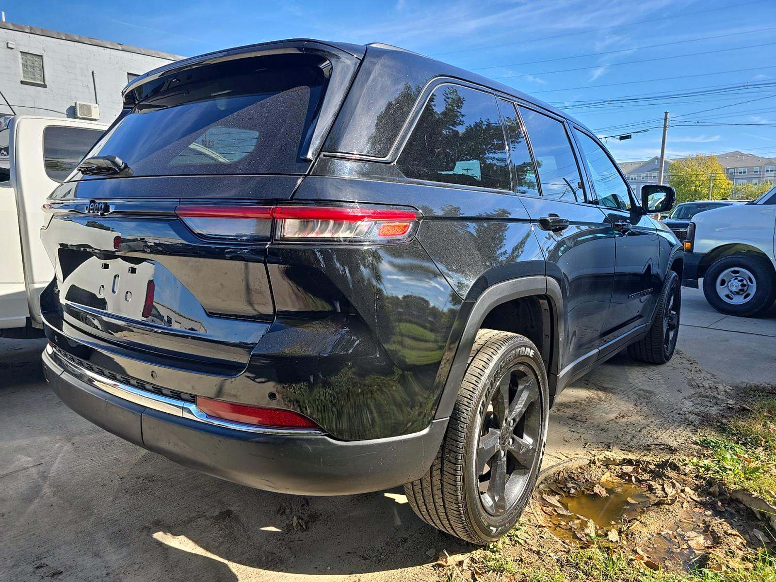 2023 Jeep Grand Cherokee Altitude AWD