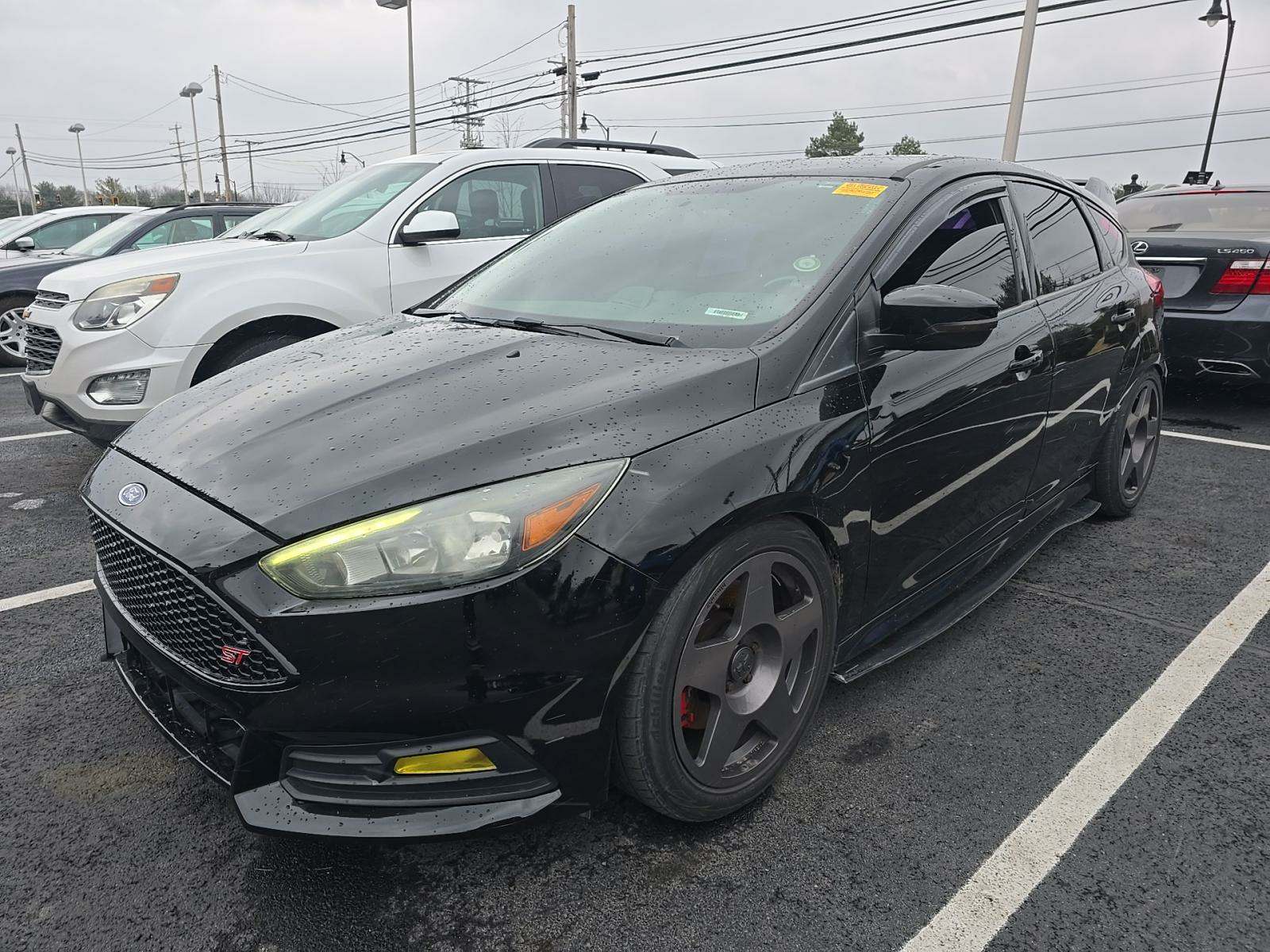2017 Ford Focus ST FWD