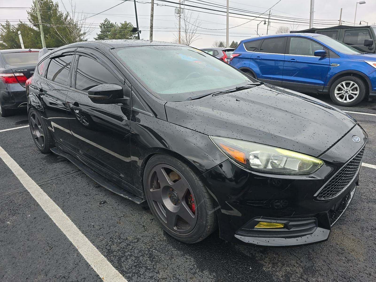 2017 Ford Focus ST FWD