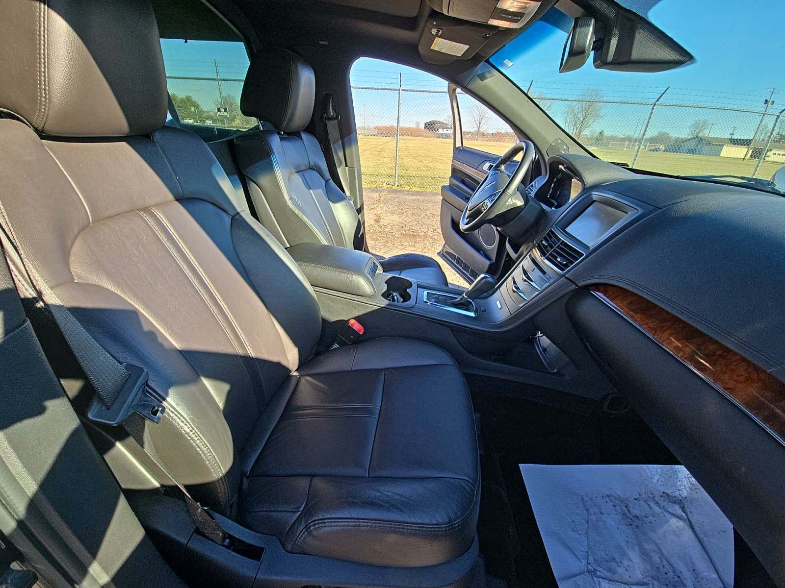 2015 Lincoln MKT Base AWD