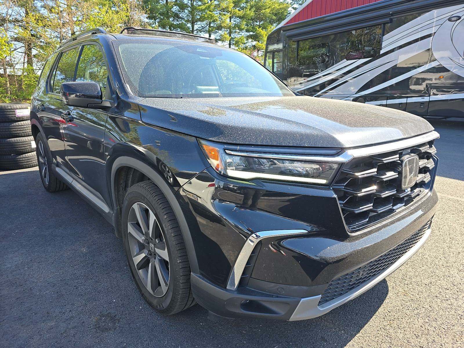2023 Honda Pilot Touring FWD